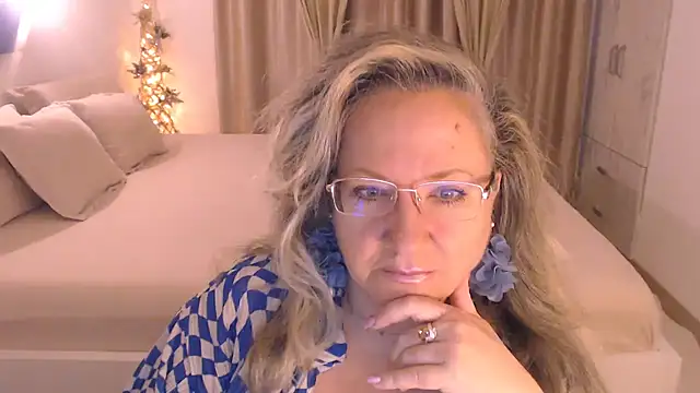 Raisshy online show from 10/31/25, 04:46