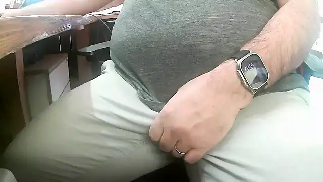 Snapshot of Cygnus58topchef chatting on 10/02/25, 02:02 Cygnus58topchef online show from 10/02/25, 02:02