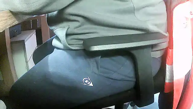 Snapshot of Cygnus58topchef chatting on 10/06/25, 07:28 Cygnus58topchef online show from 10/06/25, 07:28