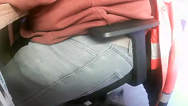 Snapshot of Cygnus58topchef chatting on 10/16/25, 12:39 Cygnus58topchef online show from 10/16/25, 12:39