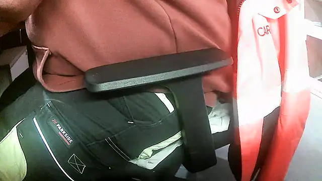 Snapshot of Cygnus58topchef chatting on 10/27/25, 11:14 Cygnus58topchef online show from 10/27/25, 11:14