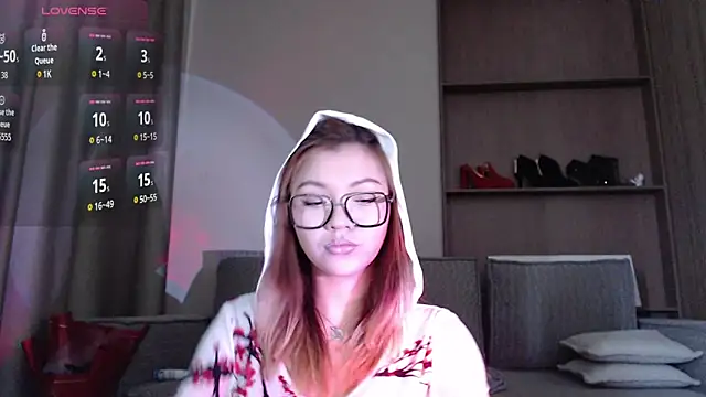 Snapshot of Nyx_Lina chatting on 05/11/26, 04:40 Nyx Lina online show from 05/11/26, 04:40