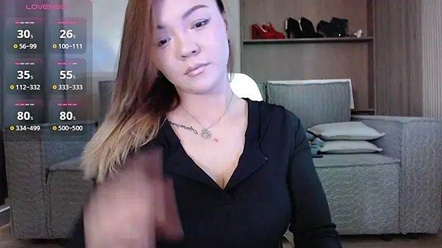 Snapshot of Nyx_Lina chatting on 05/13/26, 04:10 Nyx Lina online show from 05/13/26, 04:10