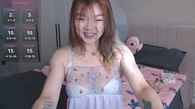 Snapshot of Nyx_Lina chatting on 05/27/26, 02:19 Nyx Lina online show from 05/27/26, 02:19