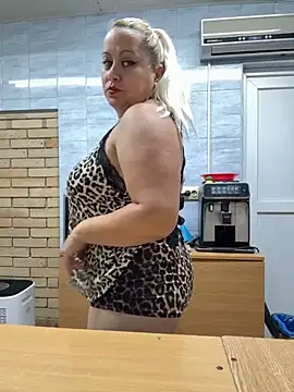 Snapshot of SabinaSweety chatting on 09/19/25, 05:46 SabinaSweety online show from 09/19/25, 05:46