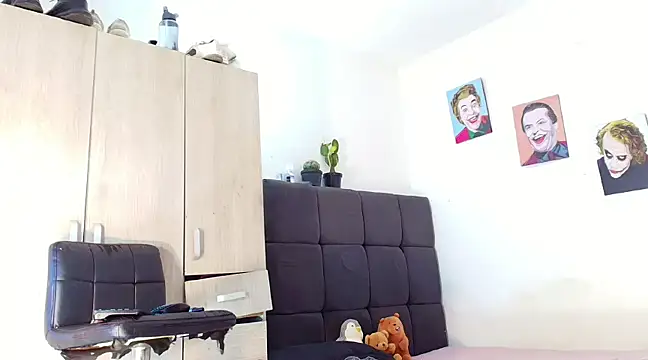 queenaliice online show from 03/07/25, 05:49