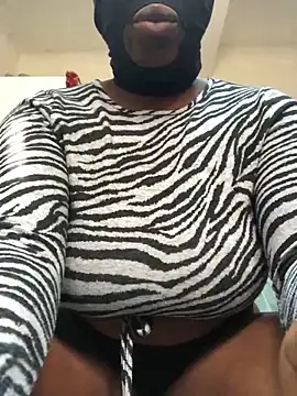 Snapshot of Ebony_nasty_girl chatting on 03/17/25, 07:02 Ebony nasty girl online show from 03/17/25, 07:02