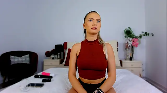 Snapshot of SashaRizz chatting on 09/16/25, 04:46 SashaRizz online show from 09/16/25, 04:46