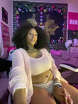 Snapshot of MzParker chatting on 10/09/25, 02:15 MzParker online show from 10/09/25, 02:15