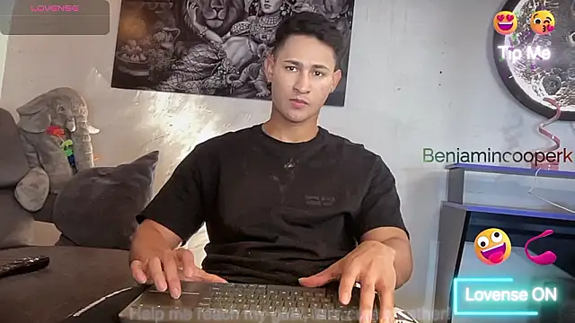 Snapshot of BenjaminCooperk chatting on 03/04/26, 07:25 BenjaminCooperk online show from 03/04/26, 07:25
