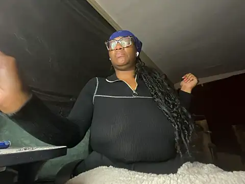 Snapshot of AlexaTheSlut chatting on 06/05/26, 08:42 AlexaTheSlut online show from 06/05/26, 08:42