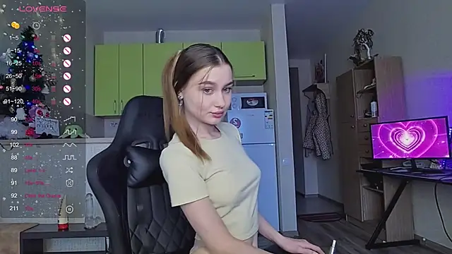 Snapshot of _Sweet_Lilit_ chatting on 01/15/25, 10:38 Sweet Lilit online show from 01/15/25, 10:38
