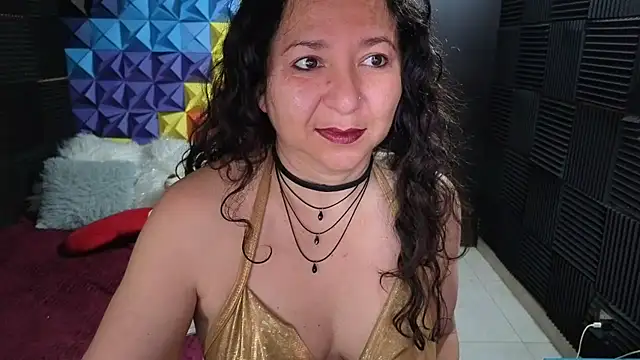 Snapshot of katifoxx chatting on 10/19/25, 03:56 katifoxx online show from 10/19/25, 03:56