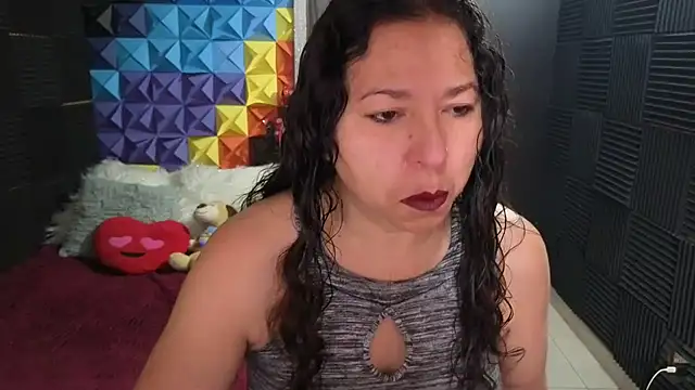 Snapshot of katifoxx chatting on 10/20/25, 03:23 katifoxx online show from 10/20/25, 03:23