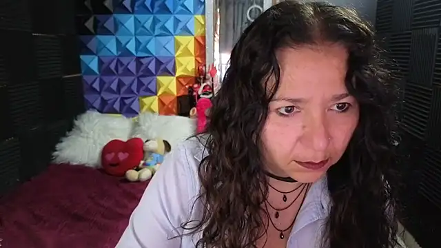 Snapshot of katifoxx chatting on 11/10/25, 04:06 katifoxx online show from 11/10/25, 04:06