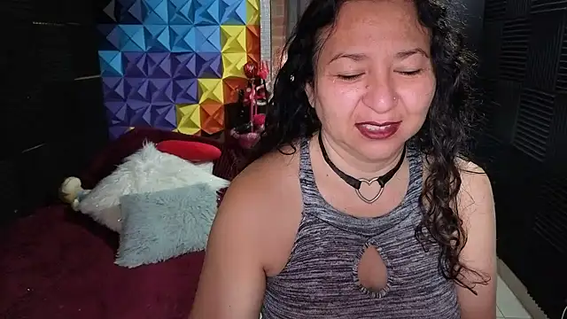 Snapshot of katifoxx chatting on 01/08/26, 03:25 katifoxx online show from 01/08/26, 03:25