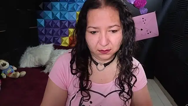 Snapshot of katifoxx chatting on 02/23/26, 04:04 katifoxx online show from 02/23/26, 04:04