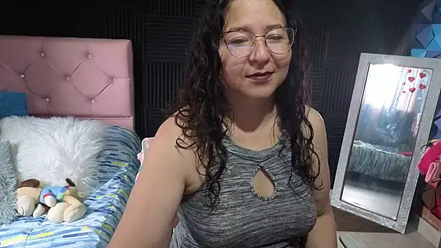 Snapshot of katifoxx chatting on 03/23/26, 04:00 katifoxx online show from 03/23/26, 04:00