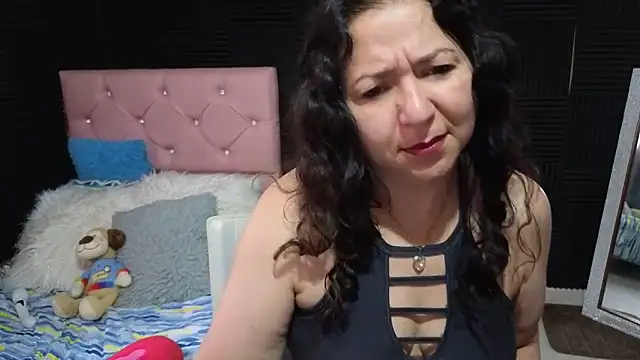 Snapshot of katifoxx chatting on 04/01/26, 02:25 katifoxx online show from 04/01/26, 02:25
