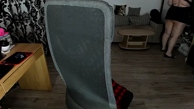 Snapshot of Charlotte_Diamonds chatting on 11/30/25, 12:47 Charlotte Diamonds online show from 11/30/25, 12:47