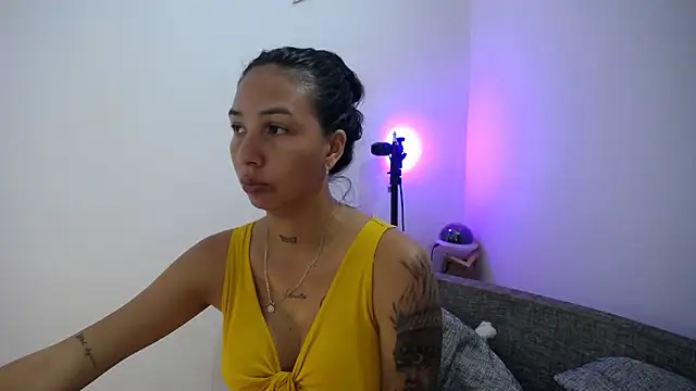 Snapshot of Allyson_Smith chatting on 12/29/24, 07:43 Allyson Smith online show from 12/29/24, 07:43