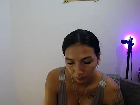 Snapshot of Allyson_Smith chatting on 01/31/25, 02:48 Allyson Smith online show from 01/31/25, 02:48