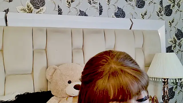 Snapshot of zarahdivousi chatting on 05/27/26, 02:36 zarahdivousi online show from 05/27/26, 02:36