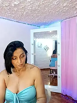 Snapshot of zullyxhot chatting on 01/09/26, 10:11 zullyxhot online show from 01/09/26, 10:11