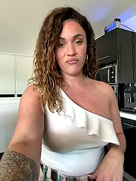 Clara-xoxo online show from 10/02/25, 09:27