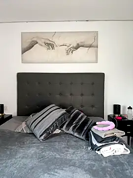 Snapshot of Clara-xoxo chatting on 11/10/25, 02:05 Clara-xoxo online show from 11/10/25, 02:05