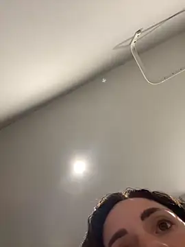 Snapshot of Clara-xoxo chatting on 11/18/25, 02:21 Clara-xoxo online show from 11/18/25, 02:21