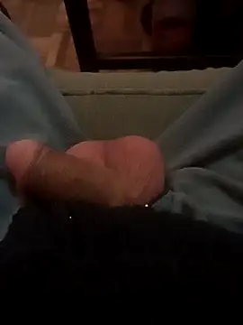 Snapshot of Bigdick666cm chatting on 10/06/25, 01:36 Bigdick666cm online show from 10/06/25, 01:36