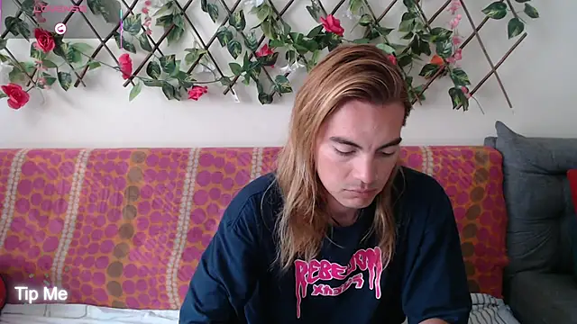 Snapshot of Jack_Emily1 chatting on 12/16/25, 04:45 Jack Emily1 online show from 12/16/25, 04:45