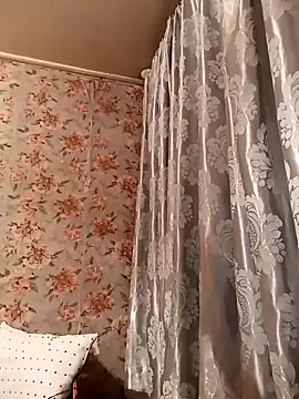 Snapshot of Cerd_Ayaz chatting on 11/19/25, 09:15 Cerd Ayaz online show from 11/19/25, 09:15