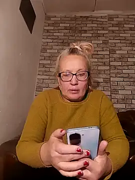 Snapshot of Cerd_Ayaz chatting on 12/15/25, 11:47 Cerd Ayaz online show from 12/15/25, 11:47