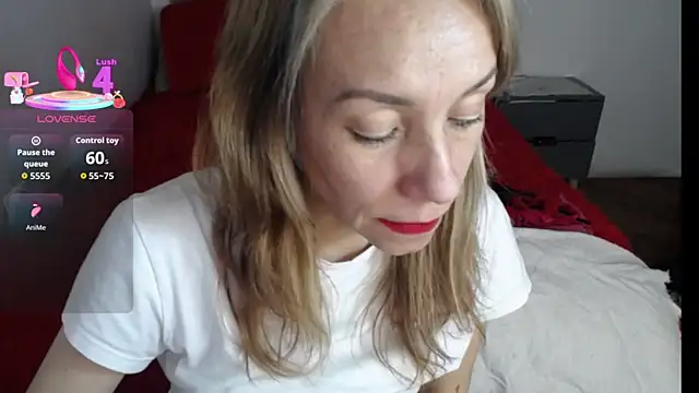 cristin doll  online show from 11/18/25, 04:11