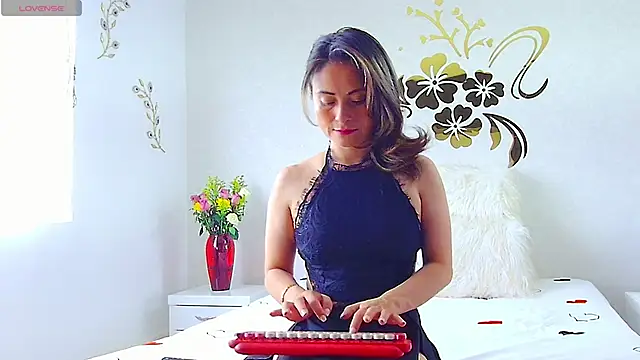 Snapshot of MarcelaFlores chatting on 07/01/26, 03:01 MarcelaFlores online show from 07/01/26, 03:01
