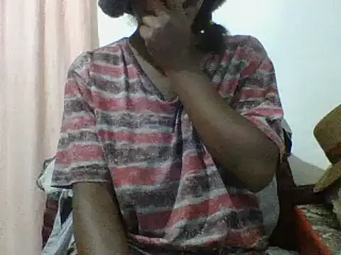 Snapshot of Hamie_sexy chatting on 09/15/25, 07:03 Hamie sexy online show from 09/15/25, 07:03