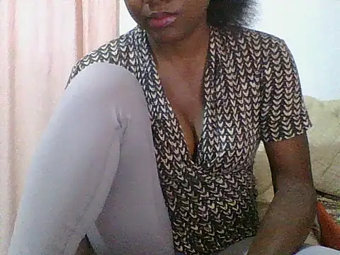 Snapshot of Hamie_sexy chatting on 09/17/25, 01:35 Hamie sexy online show from 09/17/25, 01:35