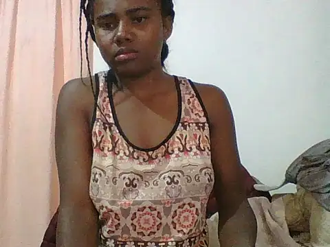 Snapshot of Hamie_sexy chatting on 09/23/25, 08:17 Hamie sexy online show from 09/23/25, 08:17