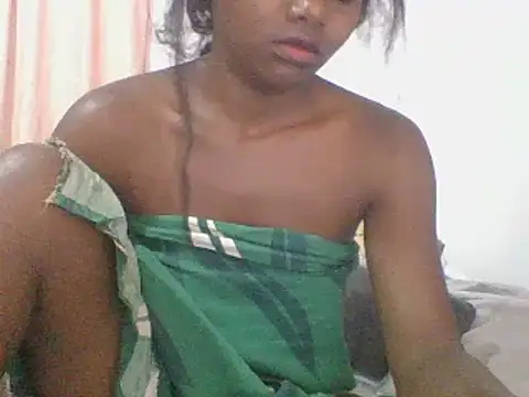 Snapshot of Hamie_sexy chatting on 10/20/25, 07:20 Hamie sexy online show from 10/20/25, 07:20