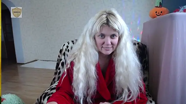 Snapshot of SunnySylvia chatting on 10/24/25, 06:10 SunnySylvia online show from 10/24/25, 06:10