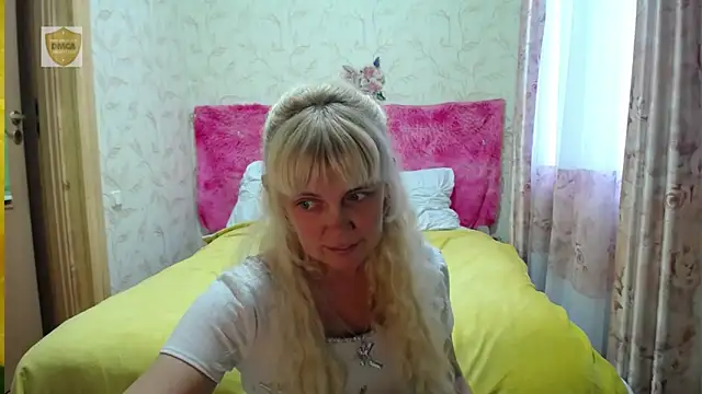 Snapshot of SunnySylvia chatting on 11/07/25, 09:53 SunnySylvia online show from 11/07/25, 09:53