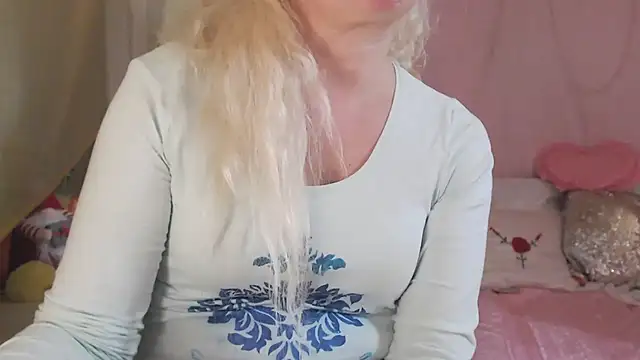 SunnySylvia online show from 02/06/26, 03:26