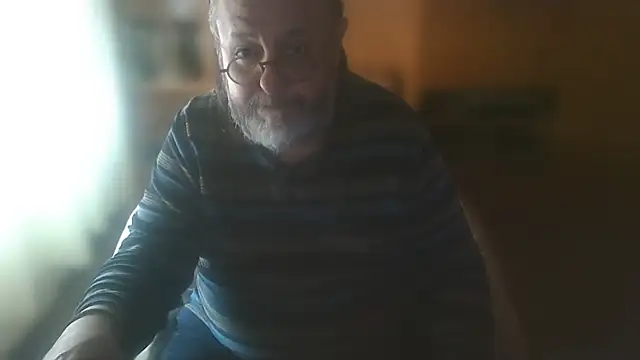 Snapshot of Koldo70 chatting on 05/15/26, 02:02 Koldo70 online show from 05/15/26, 02:02
