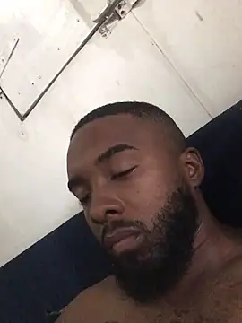 Snapshot of livepro chatting on 12/21/24, 11:55 livepro online show from 12/21/24, 11:55