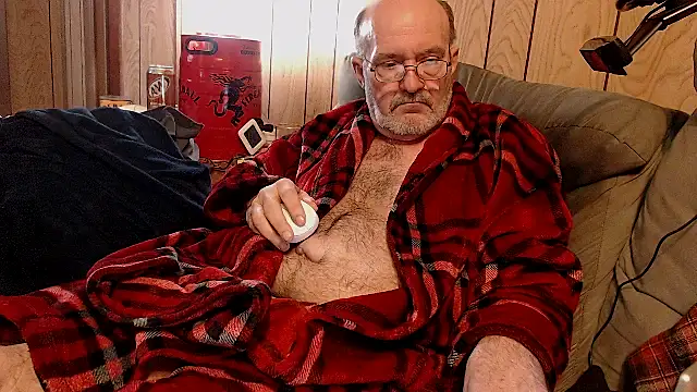 Snapshot of snickers1 chatting on 12/17/25, 02:56 snickers1 online show from 12/17/25, 02:56