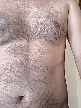 Snapshot of Leo_Big chatting on 10/10/25, 07:24 Leo Big online show from 10/10/25, 07:24