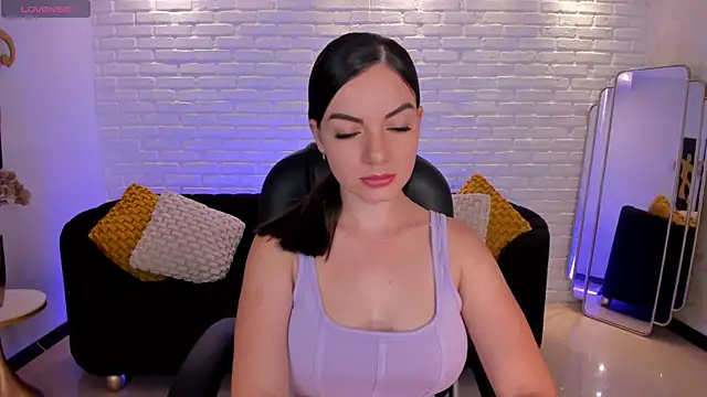 Snapshot of MorganHicks chatting on 11/03/25, 07:59 MorganHicks online show from 11/03/25, 07:59