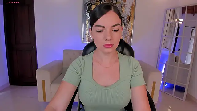 Snapshot of MorganHicks chatting on 11/25/25, 07:47 MorganHicks online show from 11/25/25, 07:47